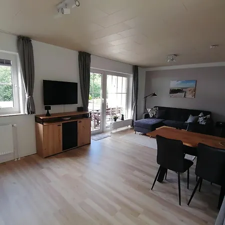 Apartment Wassersleben-gemuetliche Direkt Am Wasser *